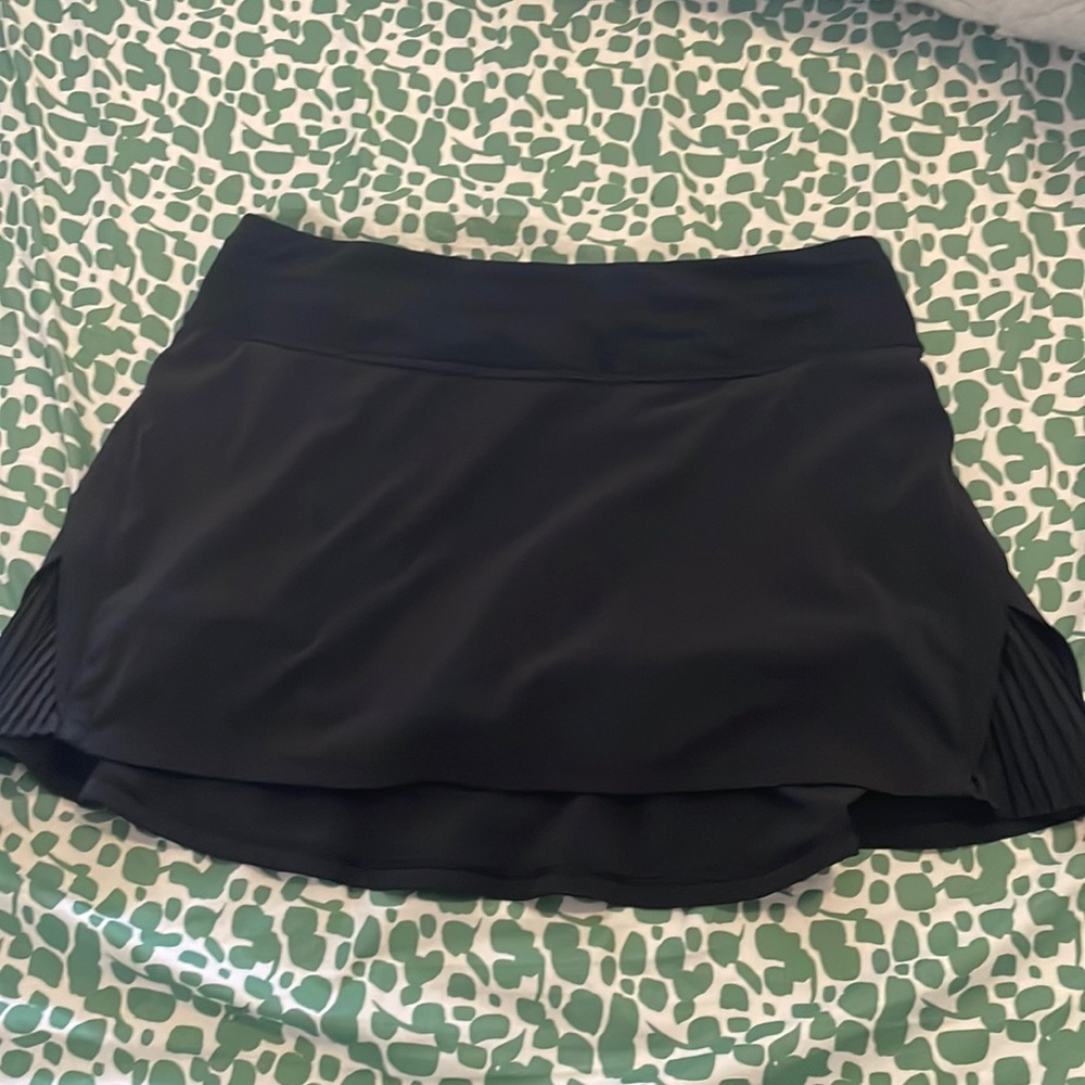 lululemon size 6 black play off the pleats mid-rise skirt